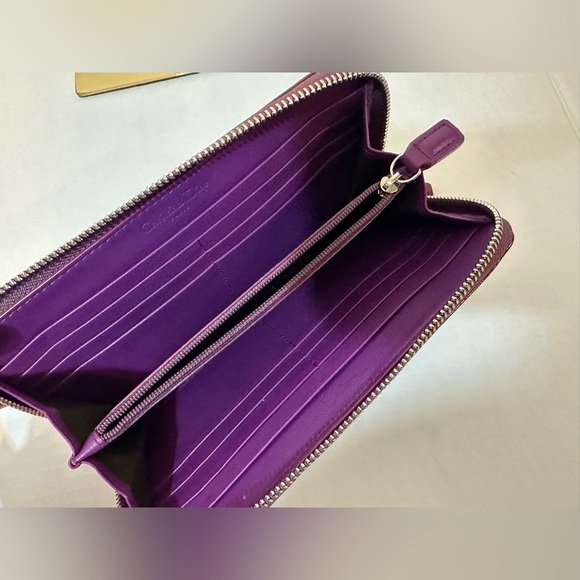 Authentic Dior Patent Trotter Long Zip Wallet on chain - Picture 8 of 10